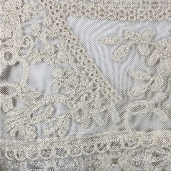 SUNDANCE: Lace Quarter Sleeve Top - Picture 4 of 9